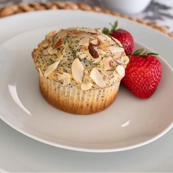 Dinnerware Set - Picture 9 of 9